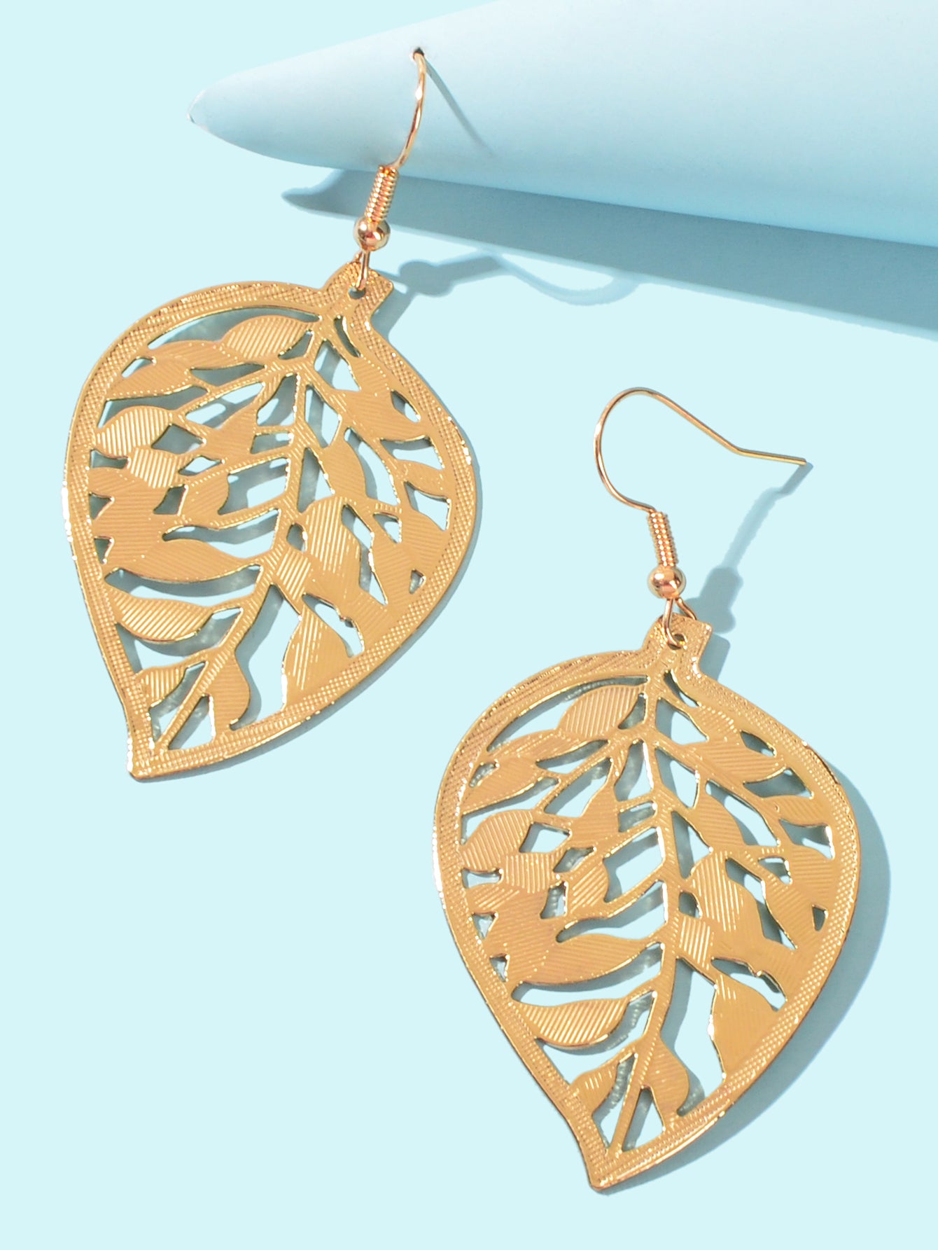 Ladies Jewellery Hollow Gold Metal Leaf Dangle Chunky Earrings for Women Party
