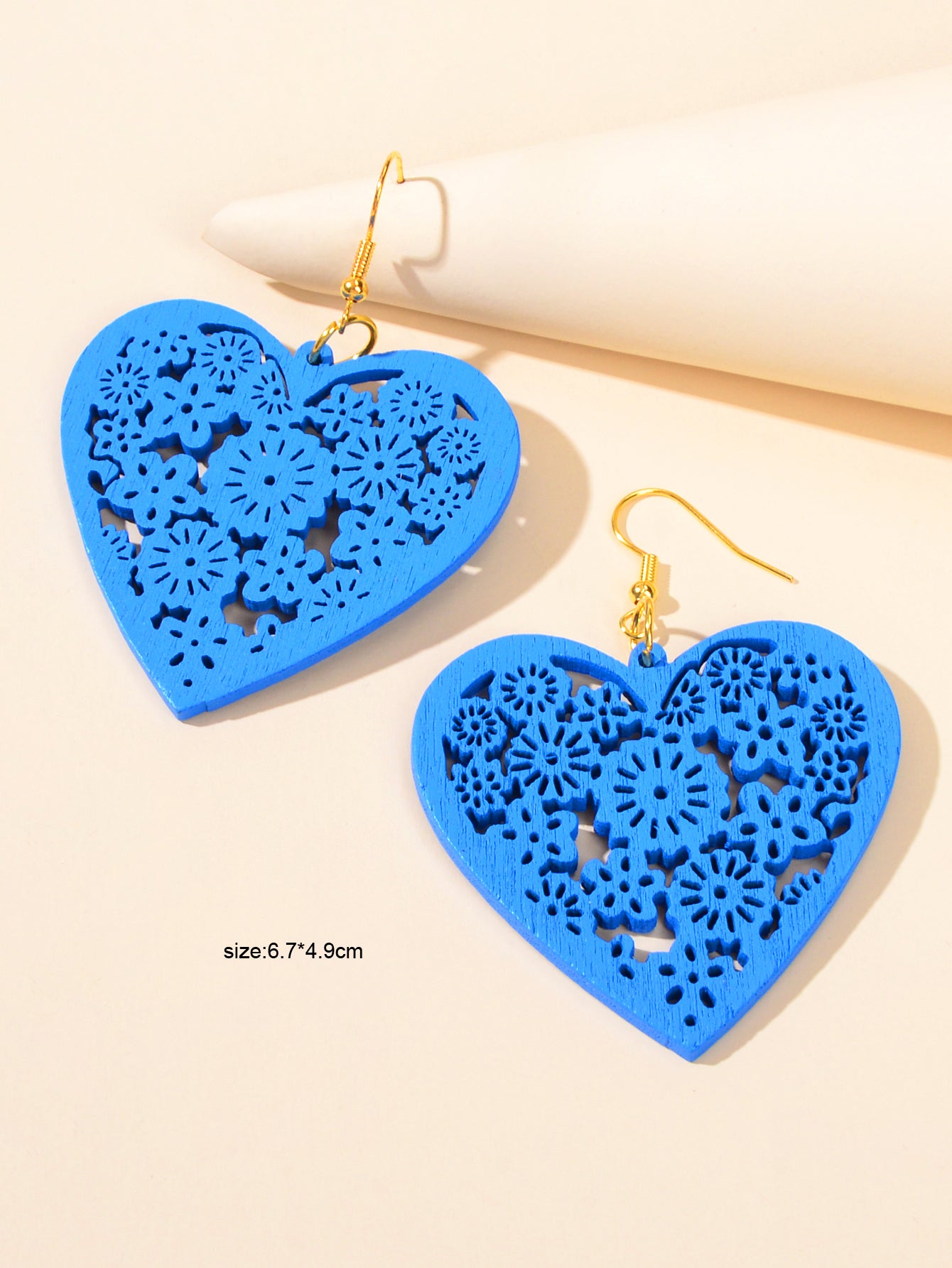 Nice Collection Colorful Wood Flower Pattern Hollow Heart Dangle Ladies Earrings