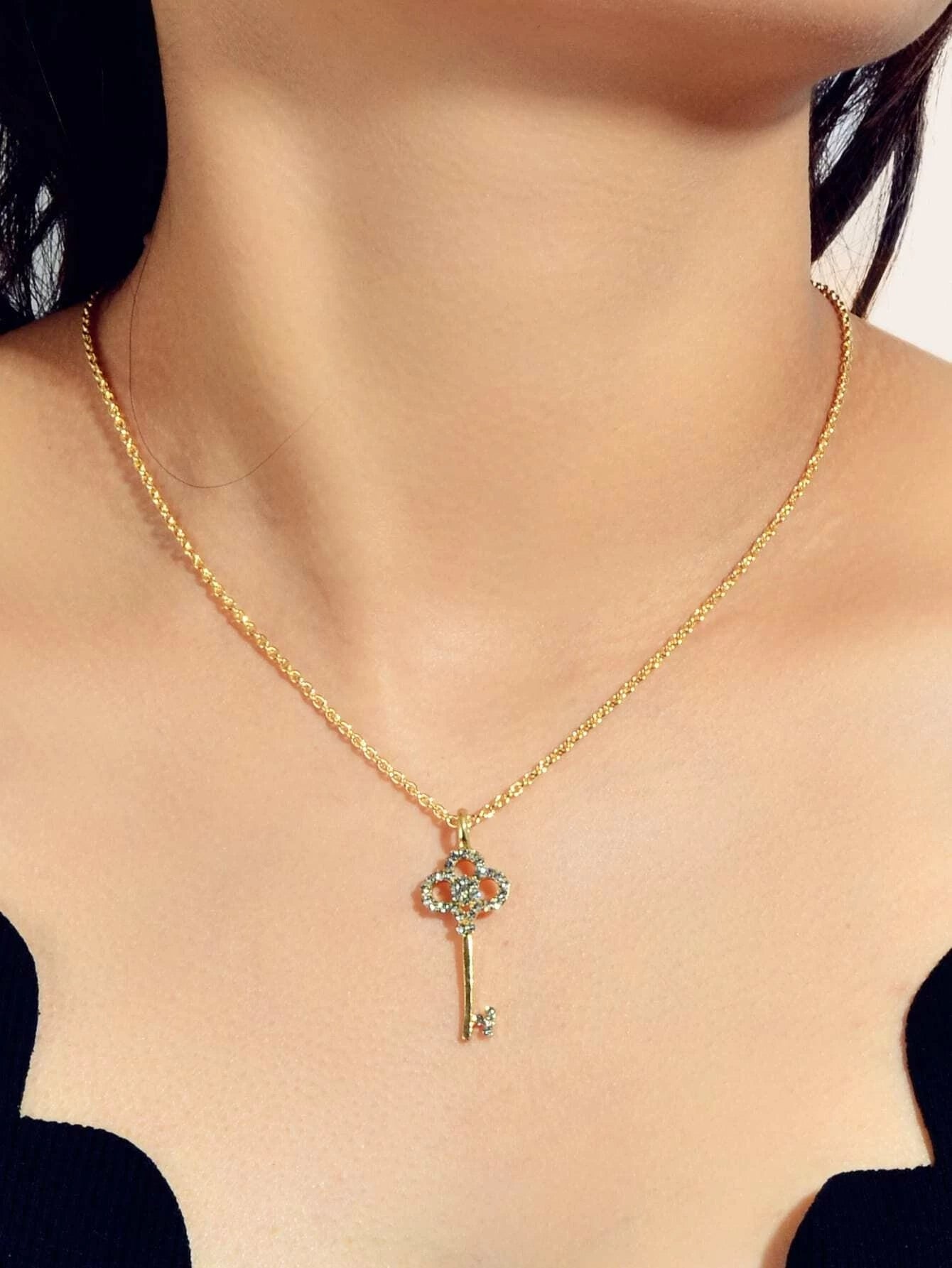 Loop Key Charm Rhinestone AU Local Rhinestone Flower Key Charm Necklace Stunning Simulated Diamo ...