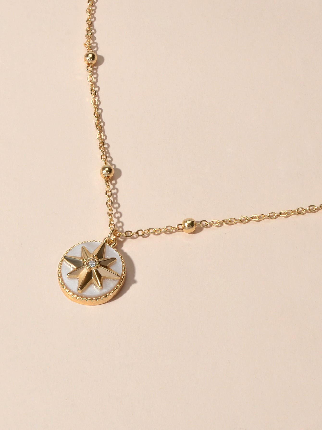 Unique Design Gold Chain Star Pattern Round Pendant Necklace Girl Birthday Gifts